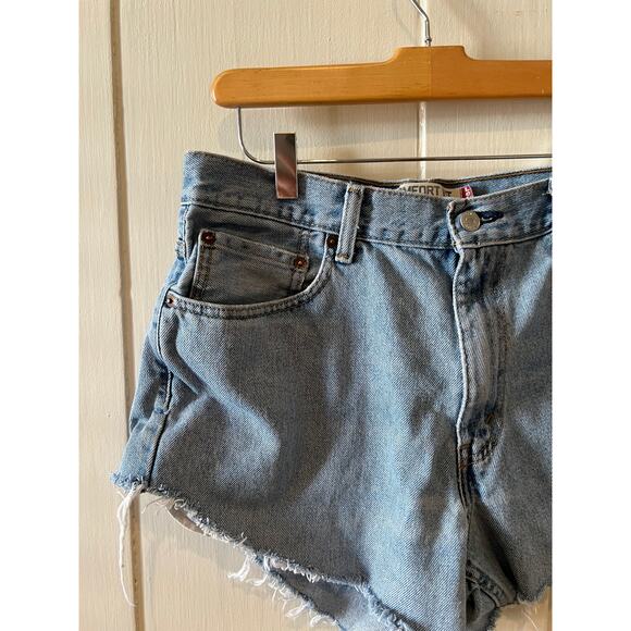 Vintage Levis 560 frayed hem high waisted denim jean shorts - Picture 5 of 8